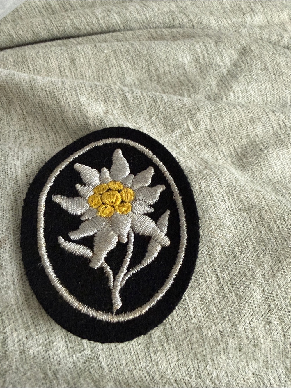 WWII German Elite Gebirgstruppen Edelweiss Sleeve Badge